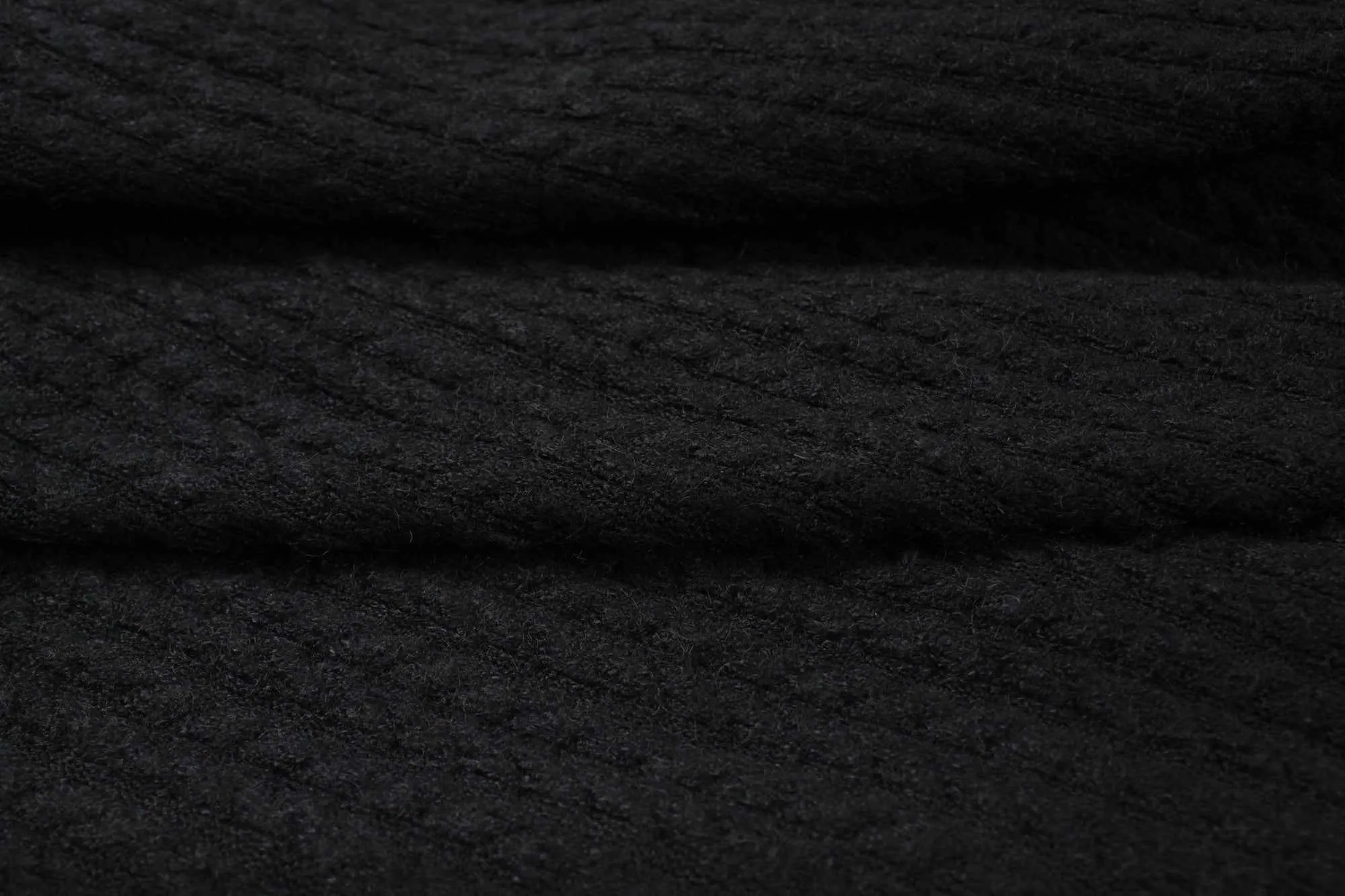 7 Mts Roll - Cashmere Touch Knitted Jacquard - Cable-knit (Black) - OFFER: 11,10€/Mt