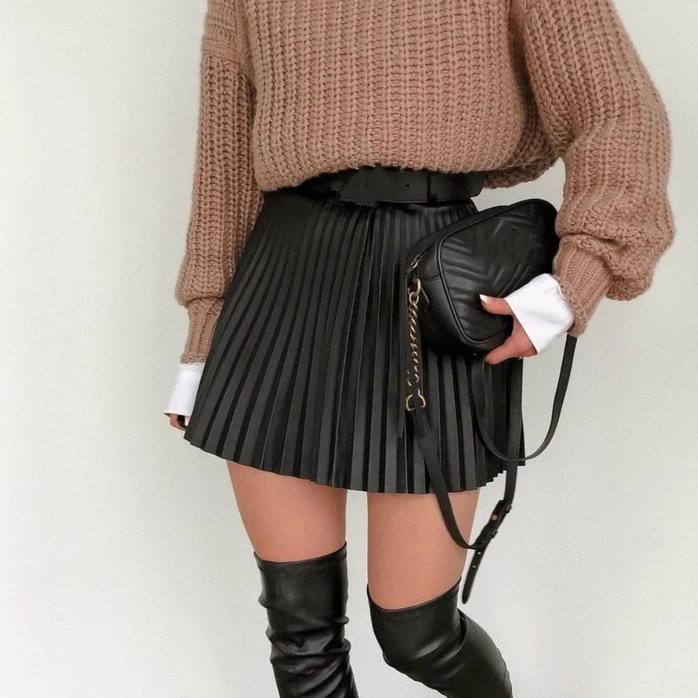 Chic Pleated Mini Skirt