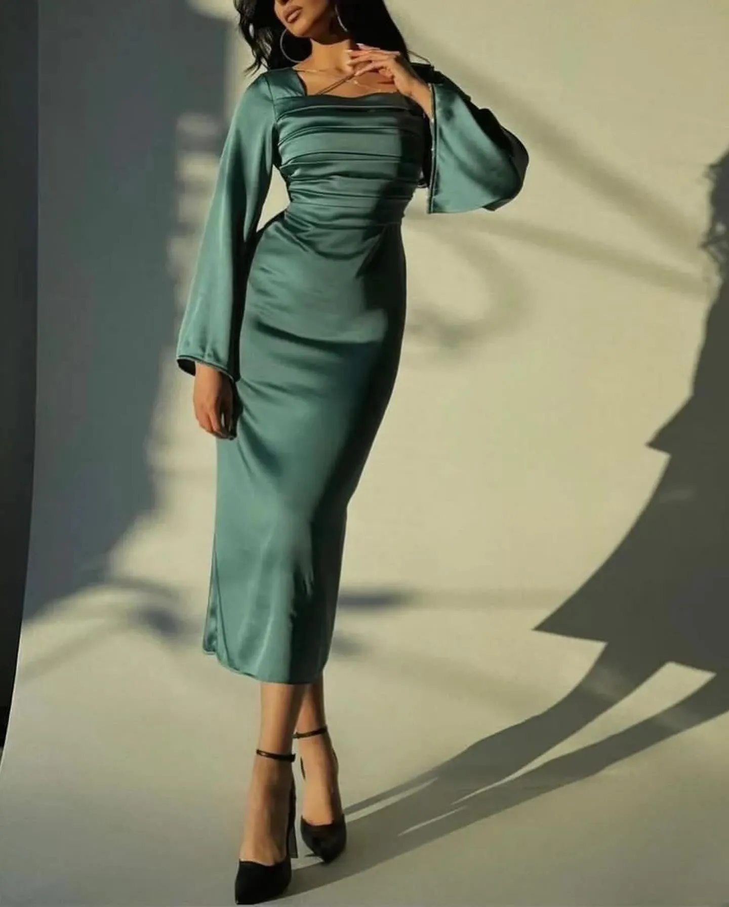 Elegant Emerald Green Evening Dress Long Sleeves SF028