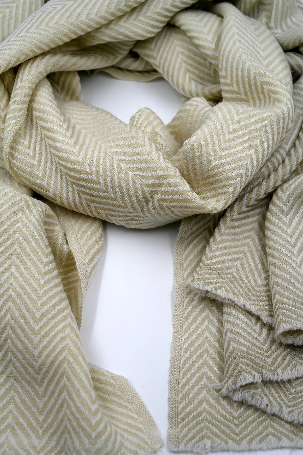 Elegant Herringbone Pattern Pashmina Shawl