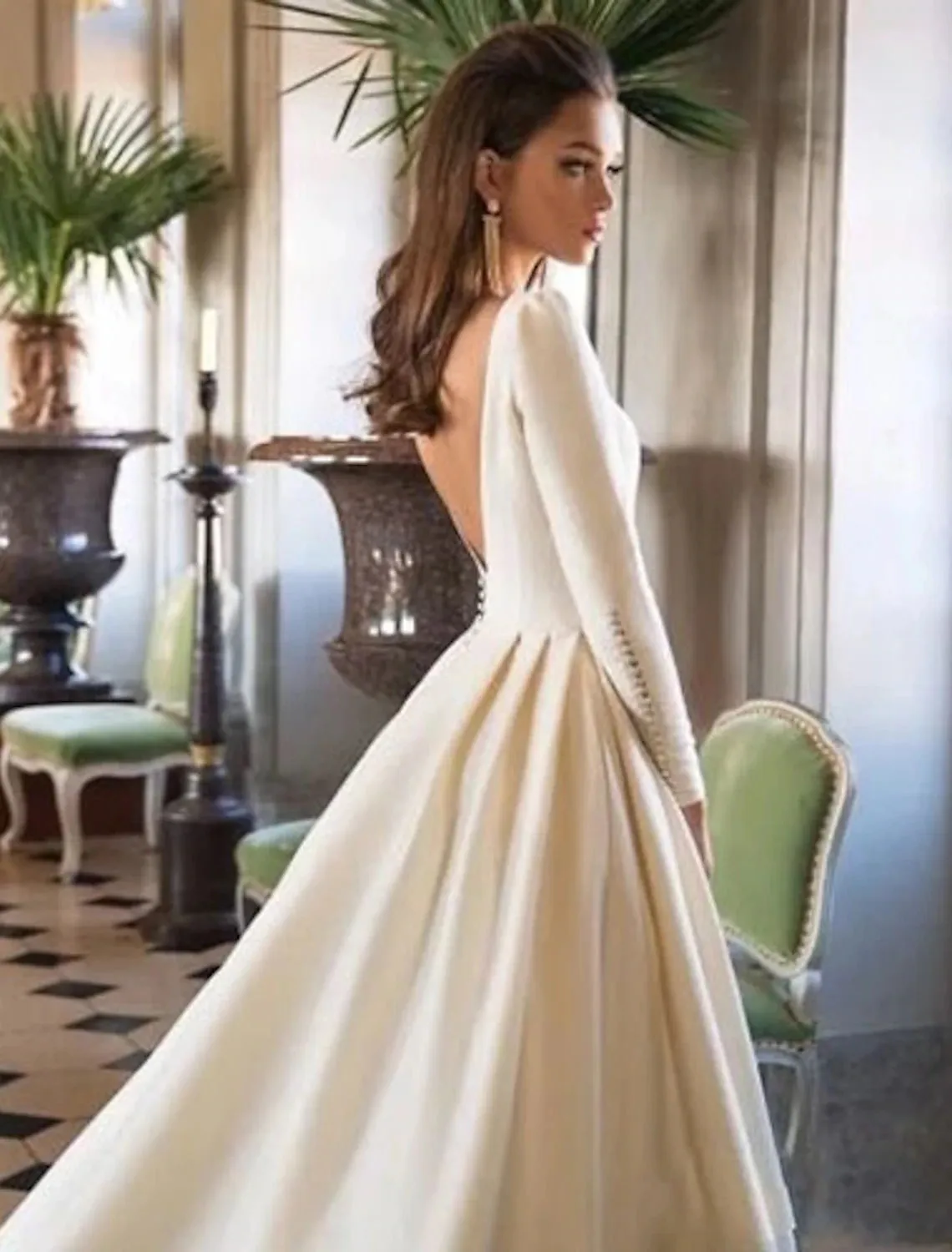 Formal Fall Wedding Dresses Ball Gown Scoop Neck Long Sleeve Court Train Satin Bridal Gowns With Buttons Pleats 2023 Summer Wedding Party